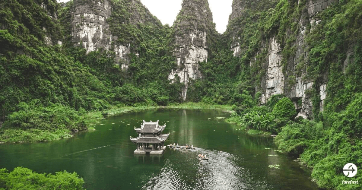ninh-binh-the-ha-long-bay-on-land